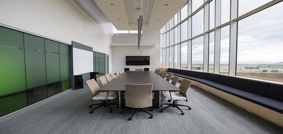 Faut-il louer ou acheter ses bureaux professionnels ?
